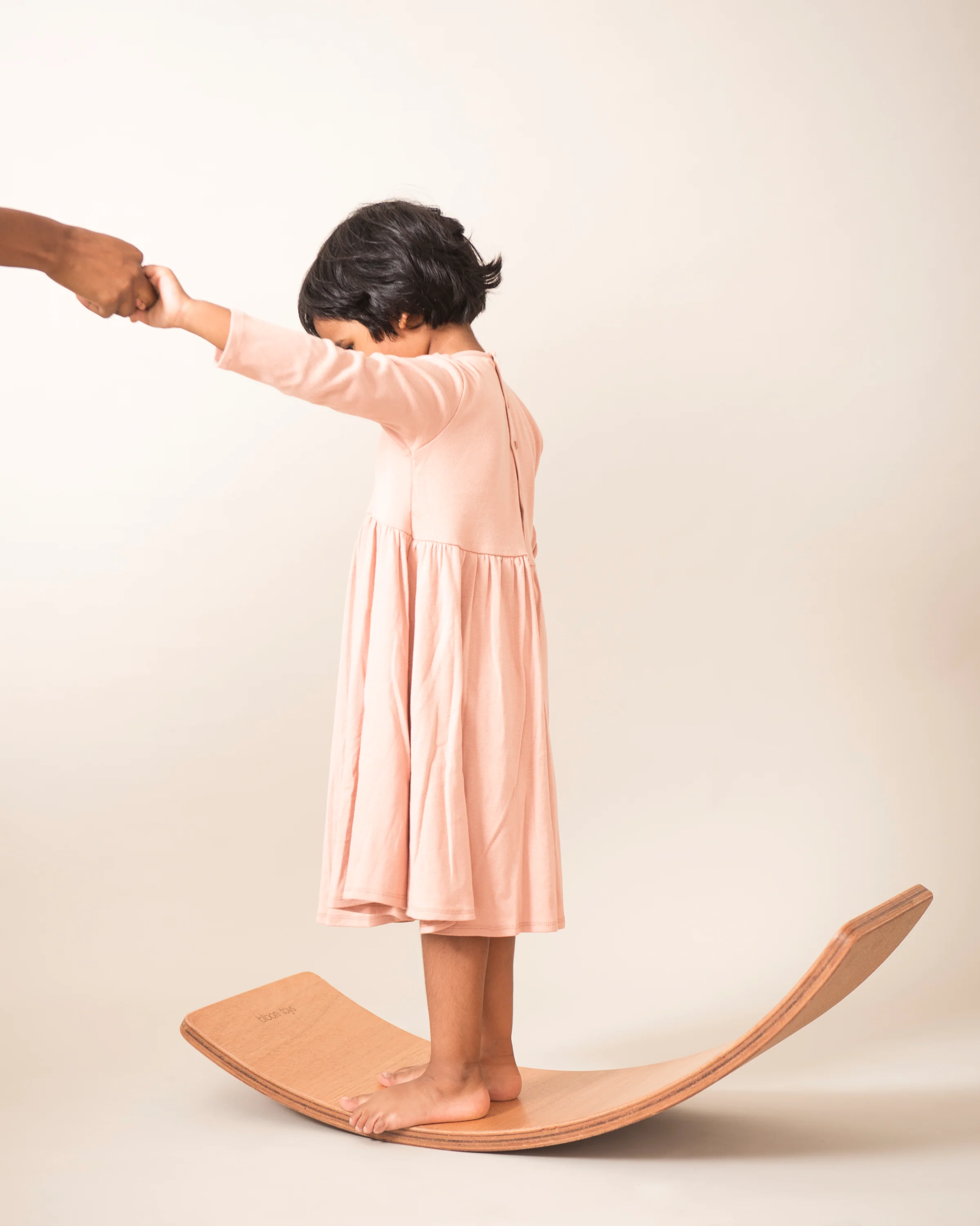 Curvy board 2.0 (Cork-Lined Balance Board in Madder Red) - Image 4
